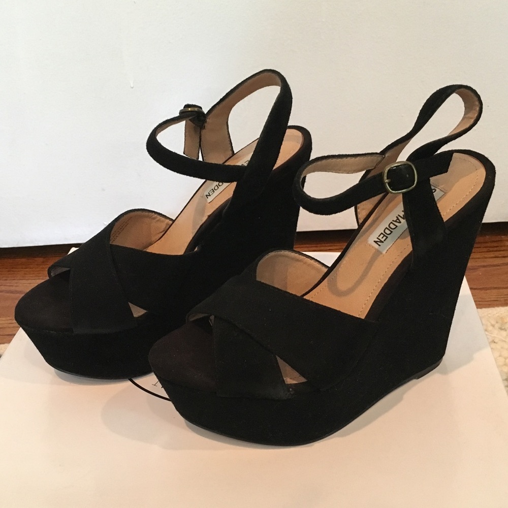 Steve Madden Westii black suede wedges size 6